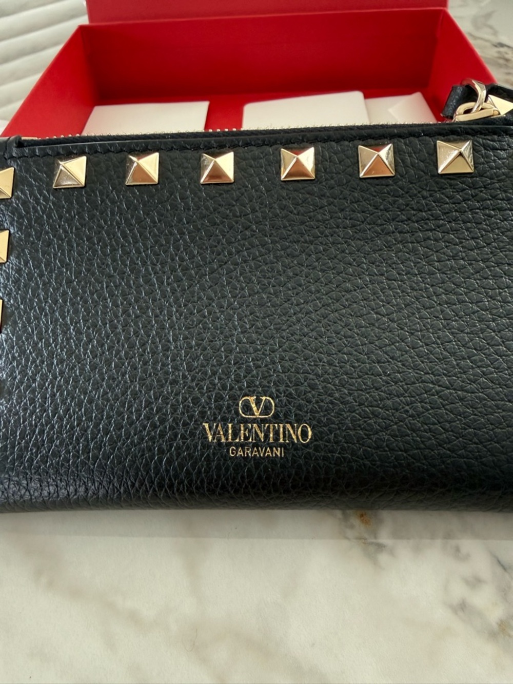 Stunning Red/ Black Valentino Garavani wallet - Picture 5 of 13